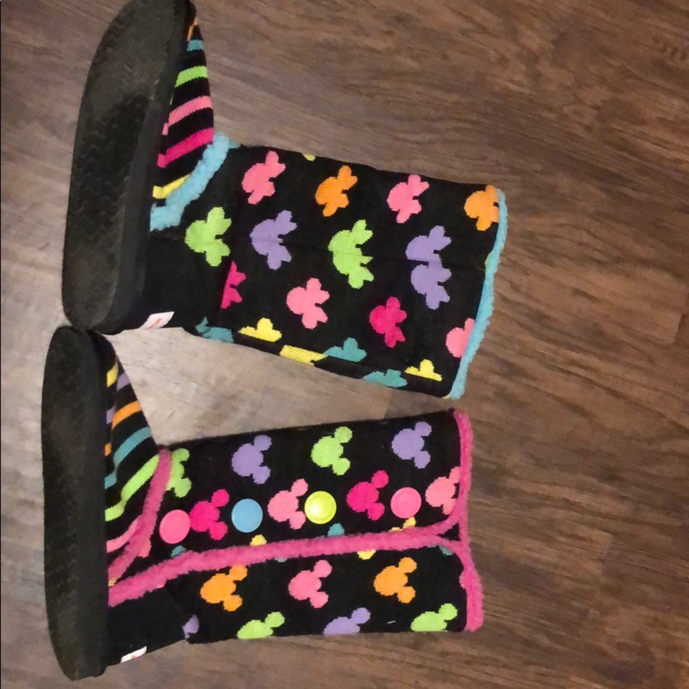 Used littlemissmatched boot slippers for adults